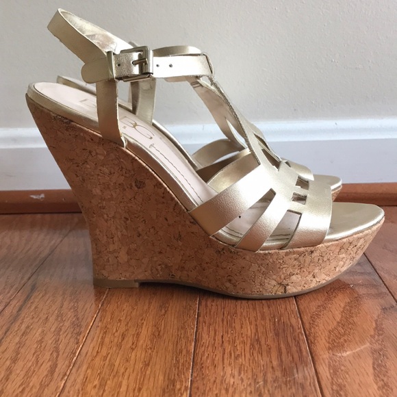 bcbg wedge sandals